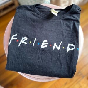 FRIENDS Black T-shirt 🥰 3 items for $20✌🏼